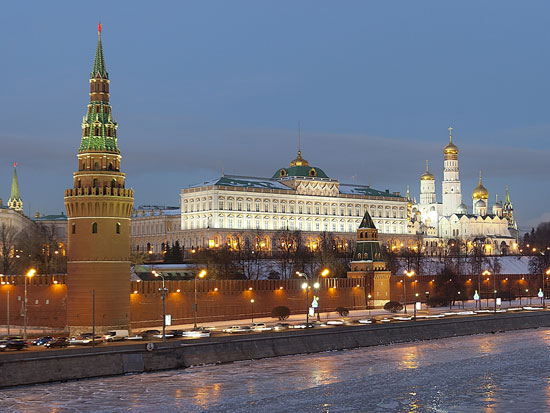 نهر موسكو مع قصر الكرملين -اليوم السابع -8 -2015